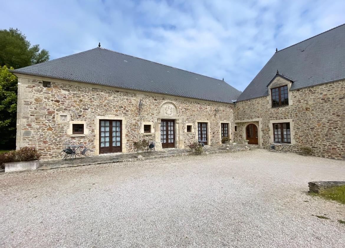 Hôtel du Château de Quinéville Exterior foto