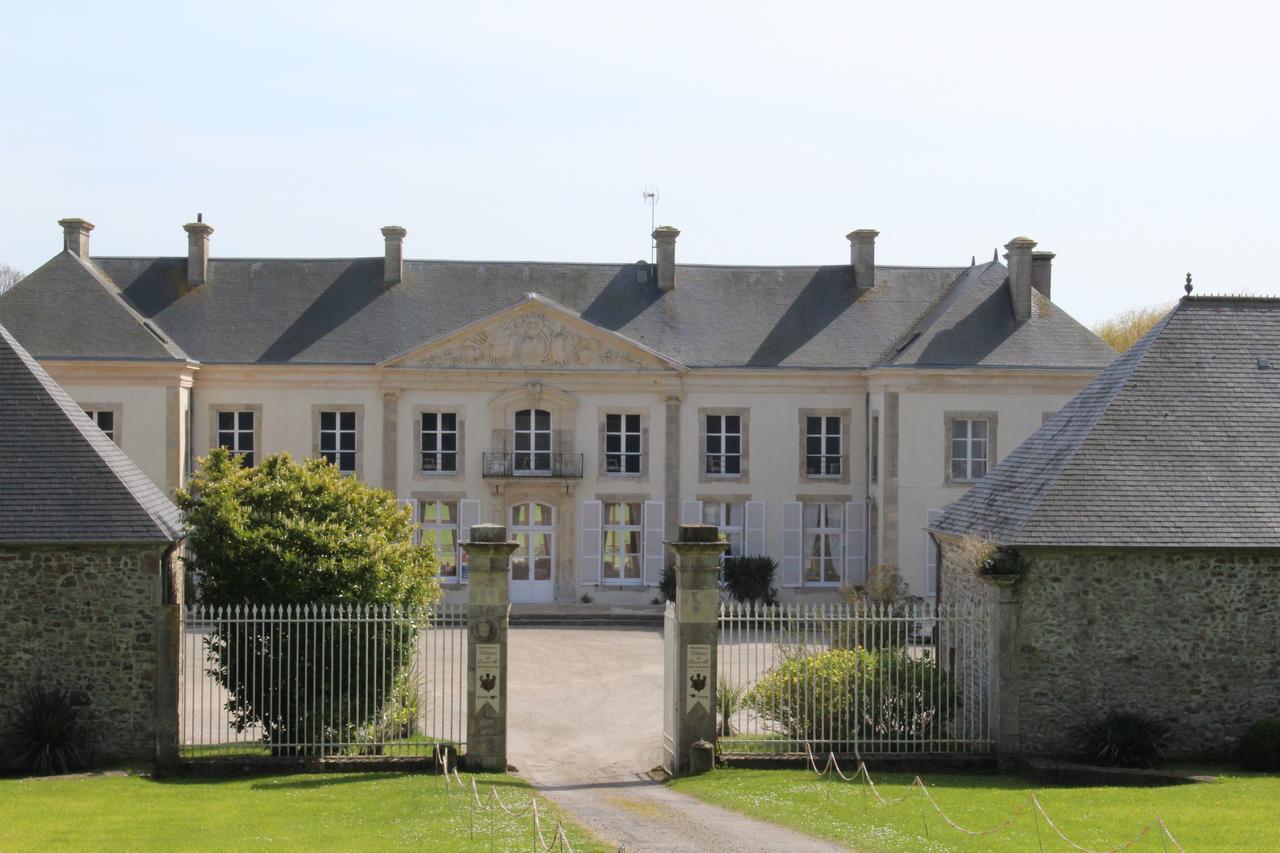 Hôtel du Château de Quinéville Exterior foto